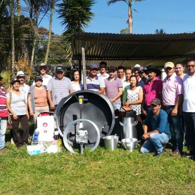 Entrega kits de ordeño Miraflores